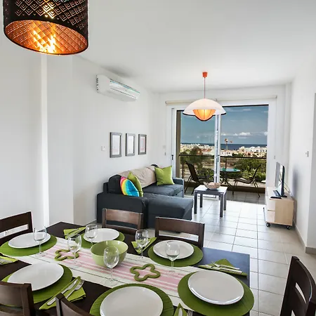 Palm Apartment *
